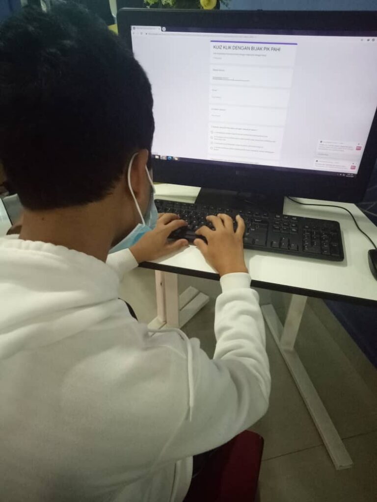 kelas menaip